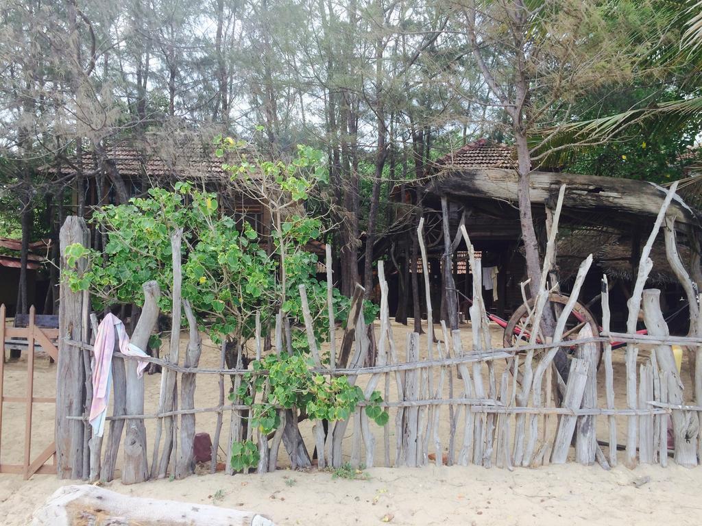 Beach Hut Baie d'Arugam Extérieur photo